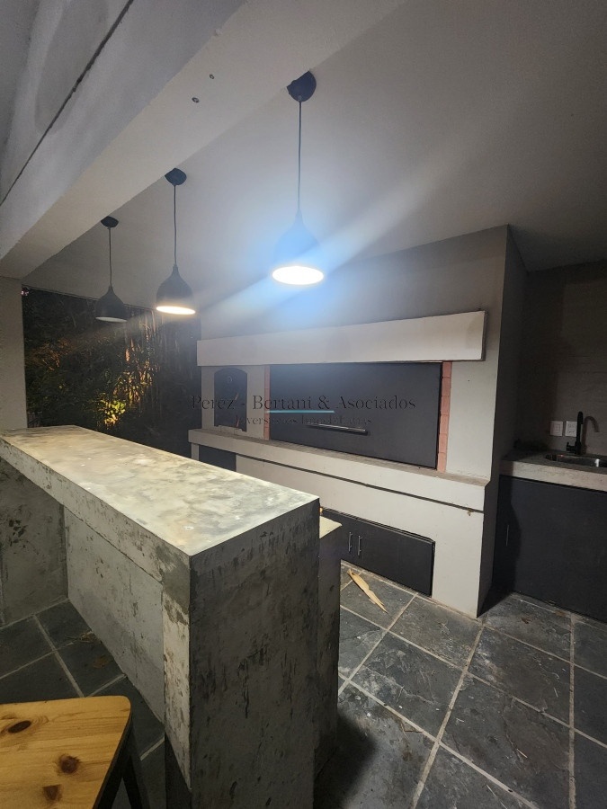 Casa ID.880 - Casa en Alquiler de 4 dormitorios en Playa Mansa , Punta del este , Maldonado 