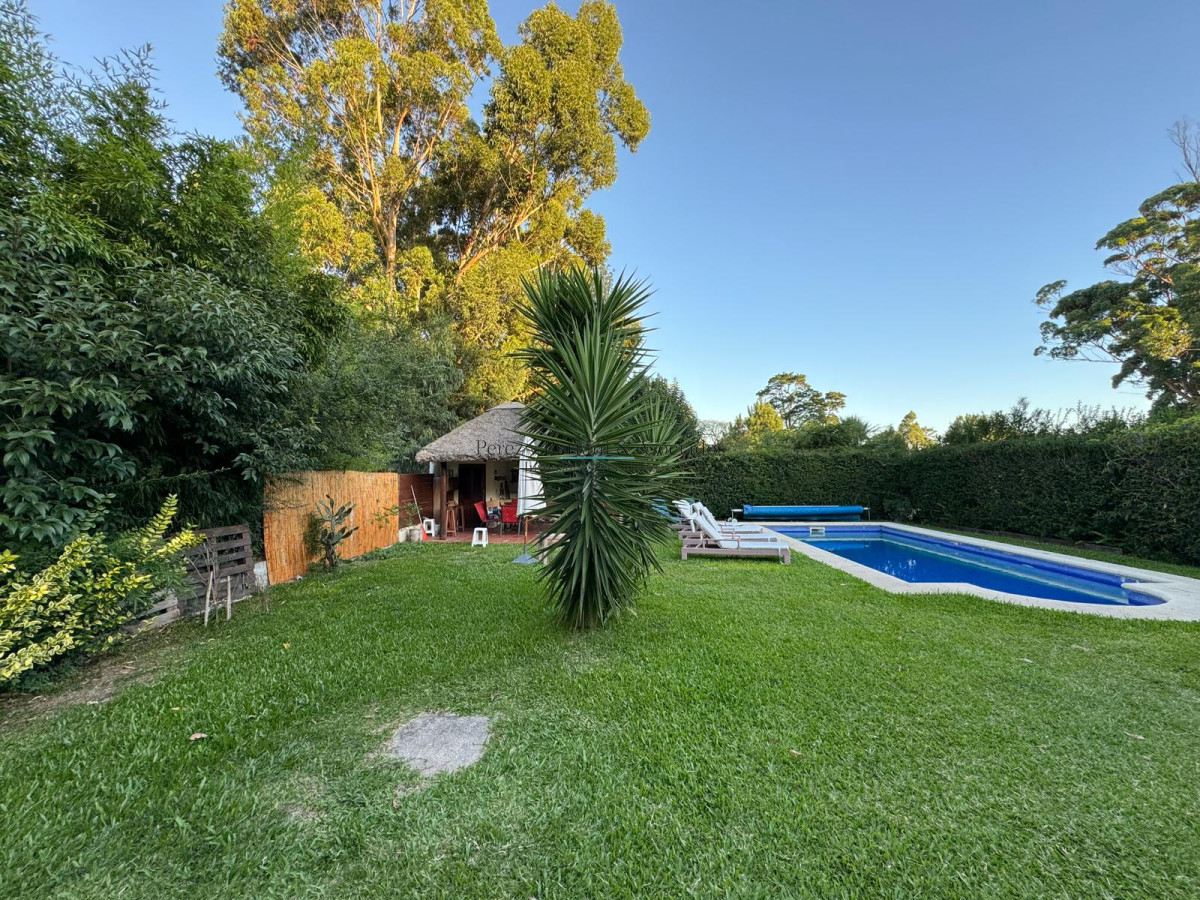 Casa ID.713 - Vende casa de 3 dormitorios en Pinares, Punta del Este 