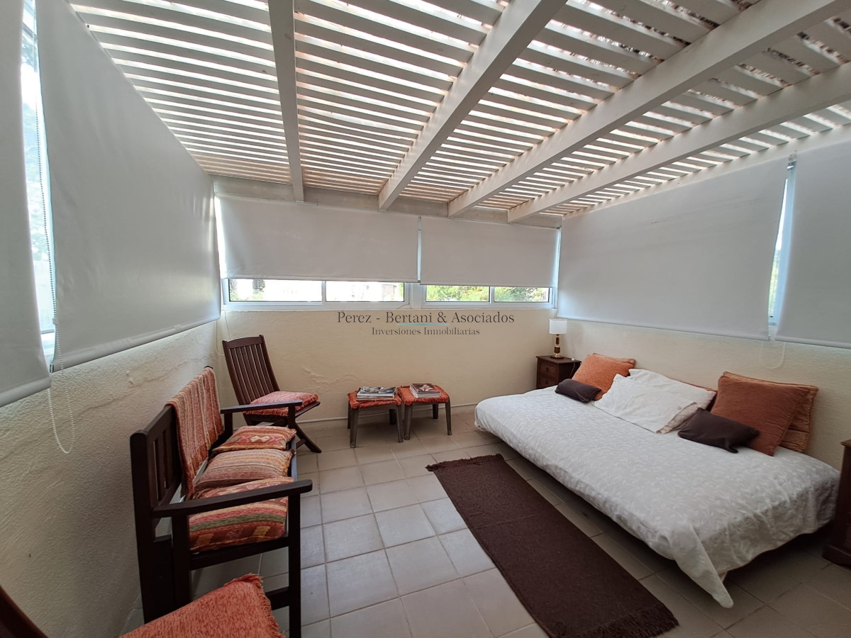 Casa ID.385 - Boulevard Park, Casa de 4 dormitaros con Piscina en VENTA .