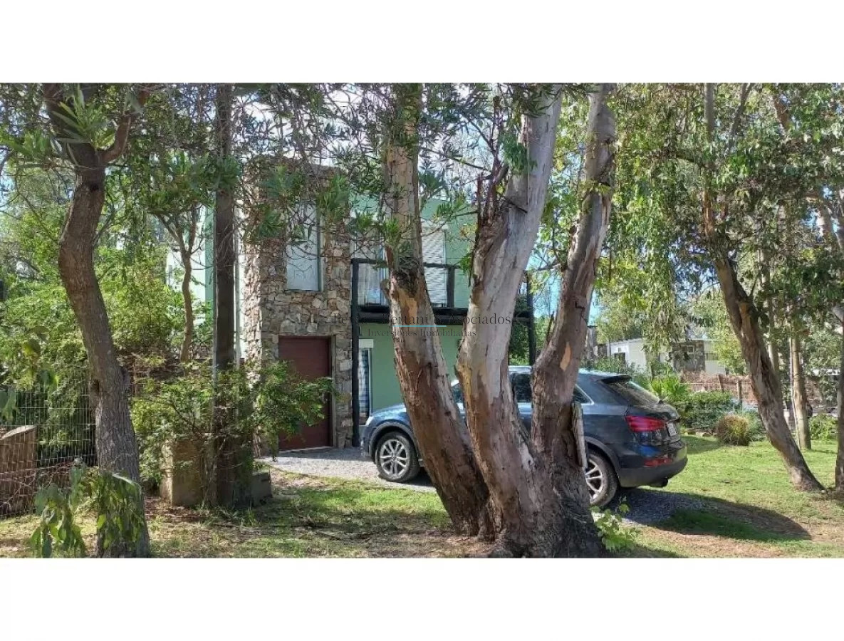 Casa ID.1195 - Venta Casa 3 dormitorios y piscina en a 100 mts de la playa en Balneario Buenos Aires