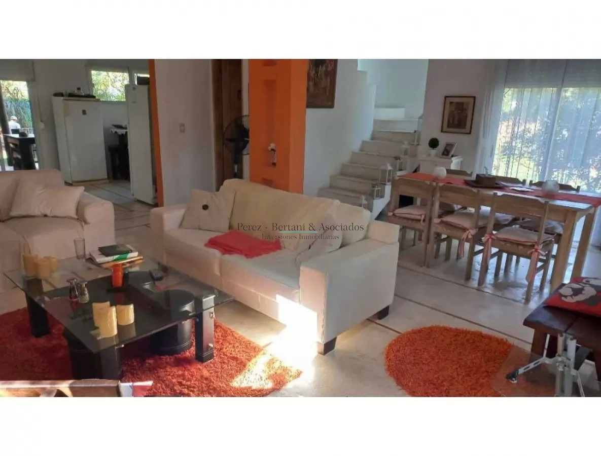 Casa ID.1195 - Venta Casa 3 dormitorios y piscina en a 100 mts de la playa en Balneario Buenos Aires