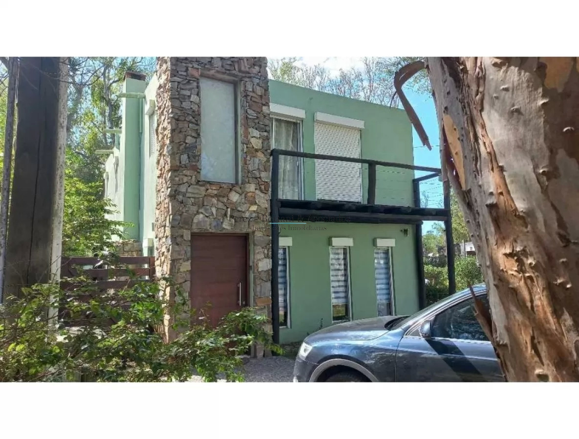 Casa ID.1195 - Venta Casa 3 dormitorios y piscina en a 100 mts de la playa en Balneario Buenos Aires