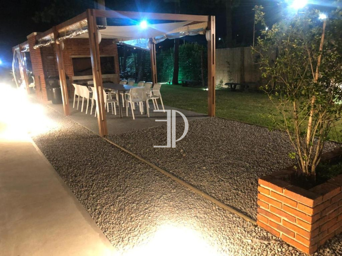 Apartamento ID.667 - Apartamento en Venta de 3 dormitorios en Av. Roosevelt , Punta del este 