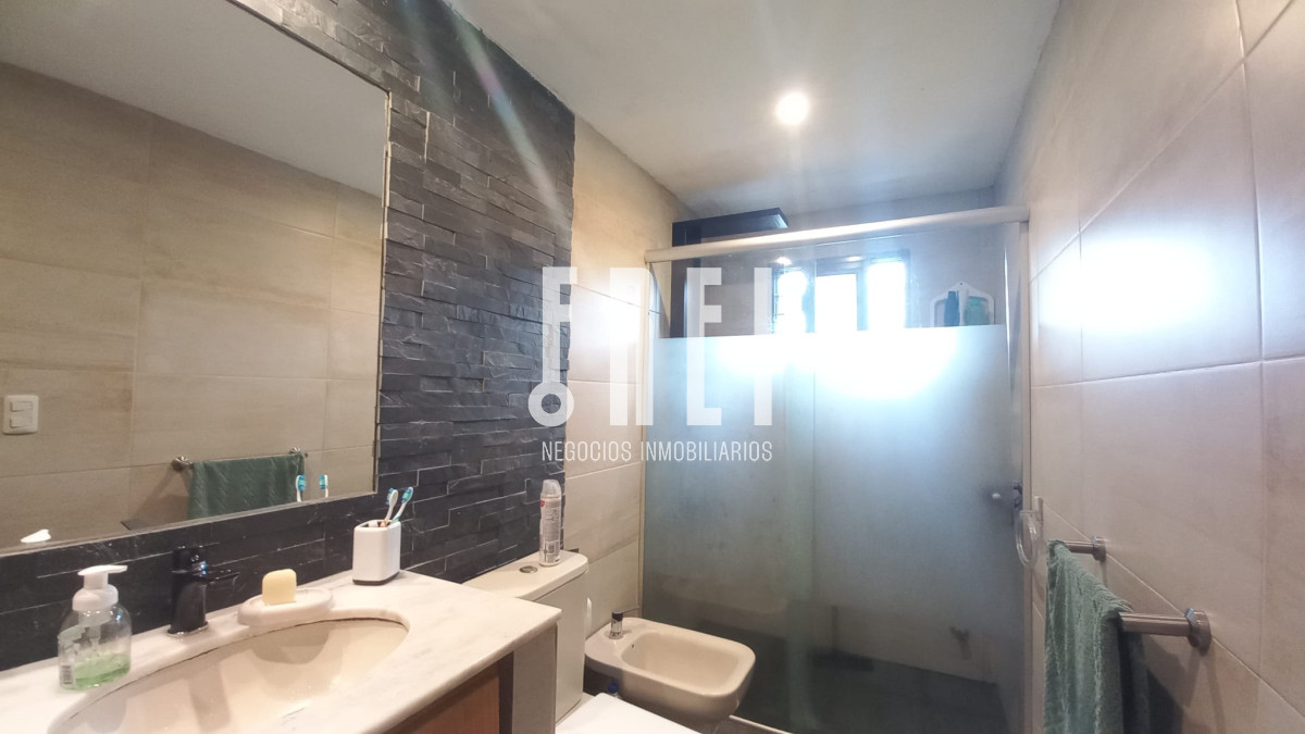 Casa ID.490 - Vende casa de 3 dormitorios, en excelente estado, Pinares, Punta del Este 