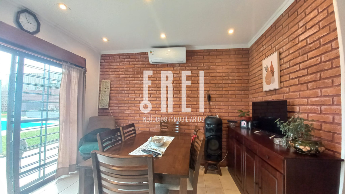 Casa ID.490 - Vende casa de 3 dormitorios, en excelente estado, Pinares, Punta del Este 