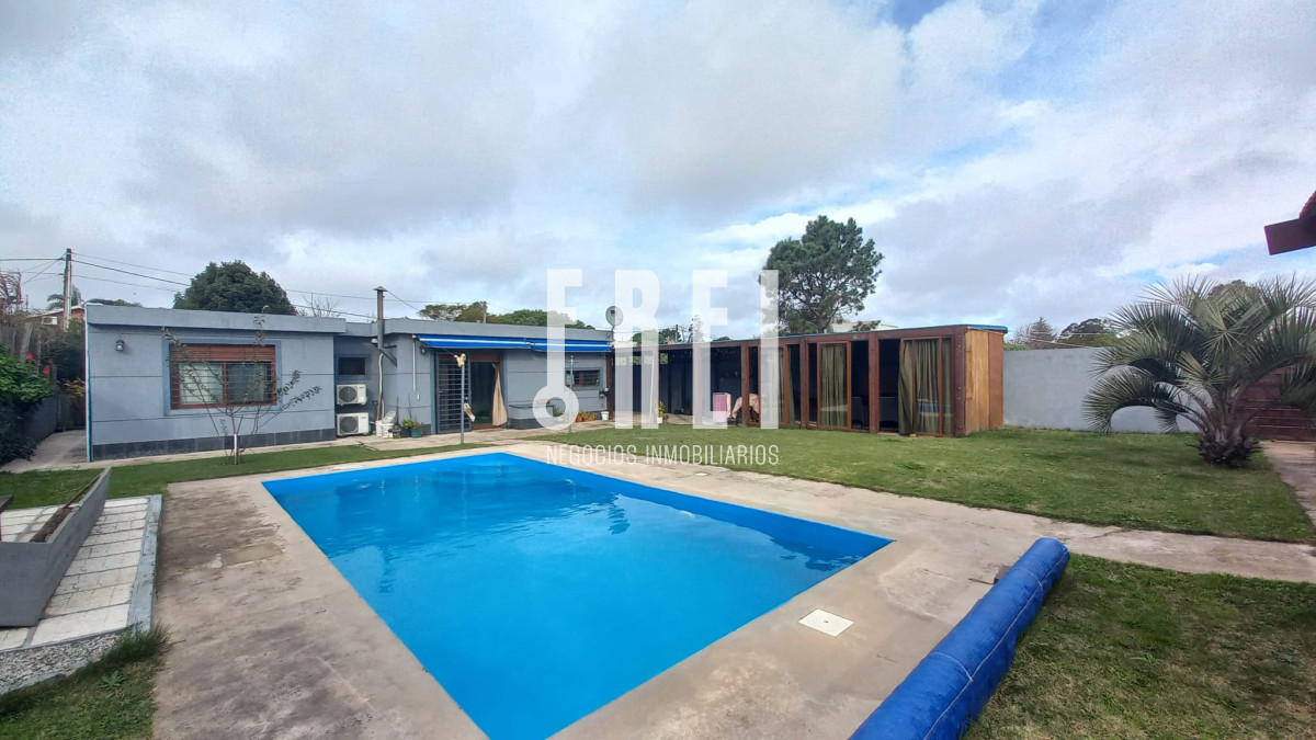 Casa ID.490 - Vende casa de 3 dormitorios, en excelente estado, Pinares, Punta del Este 