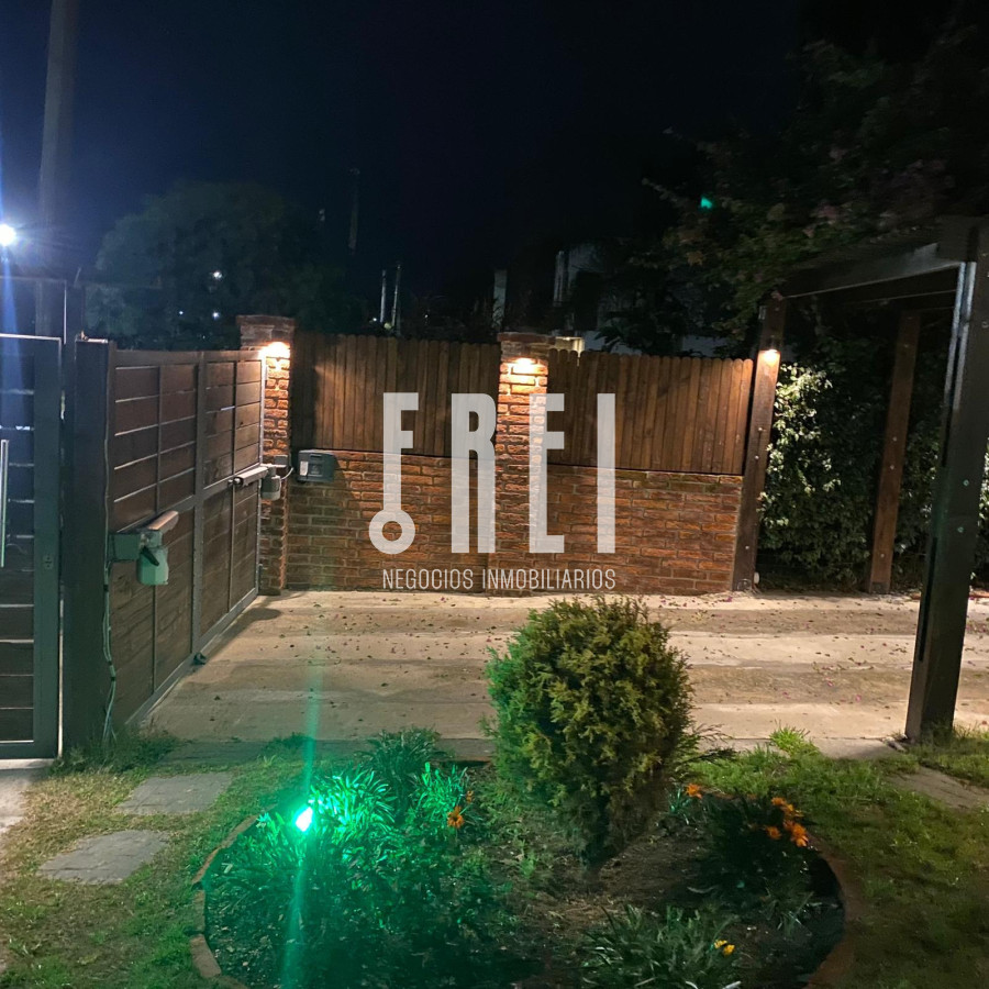 Casa ID.490 - Vende casa de 3 dormitorios, en excelente estado, Pinares, Punta del Este 