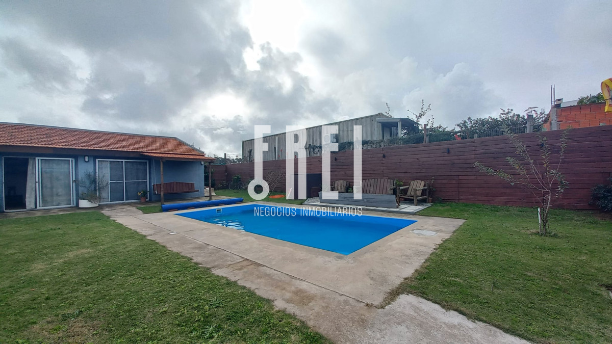 Casa ID.490 - Vende casa de 3 dormitorios, en excelente estado, Pinares, Punta del Este 