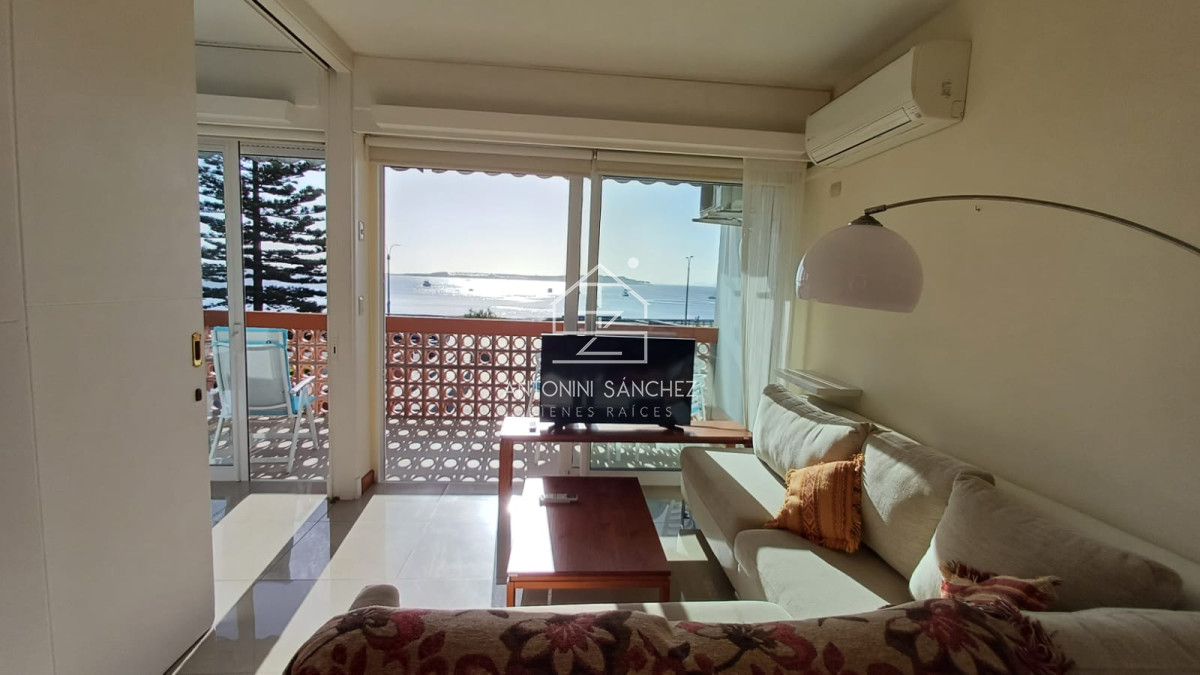 Apartamento ID.1949 - Espectacular departamento de 1 dormitorio recilado en venta frente al mar
