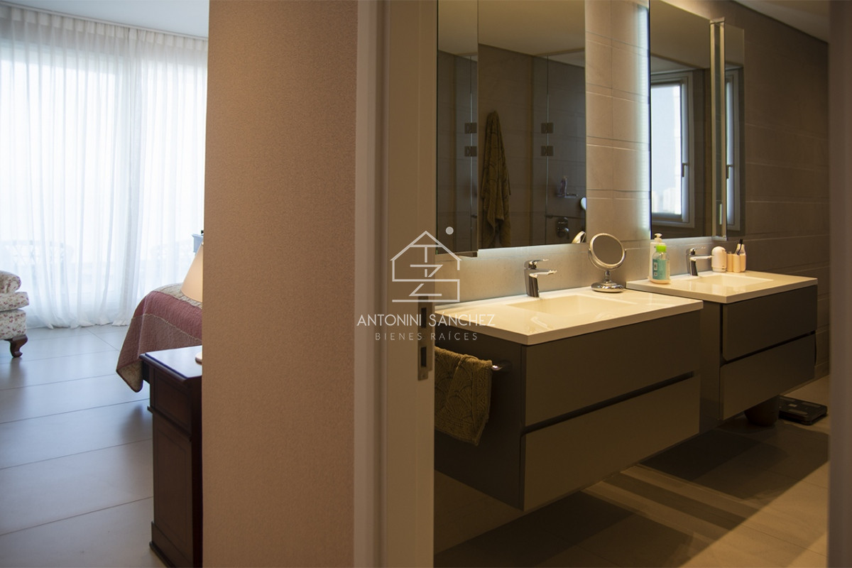 Apartamento ID.2621 - Espectacular planta en LE PARC III, Esquinero en venta