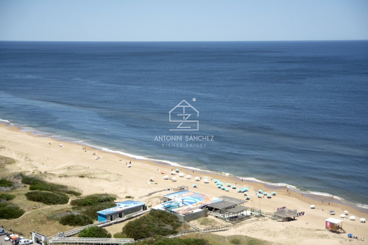 Apartamento ID.3122 - Espectacular planta en LE PARC III, Esquinero en venta