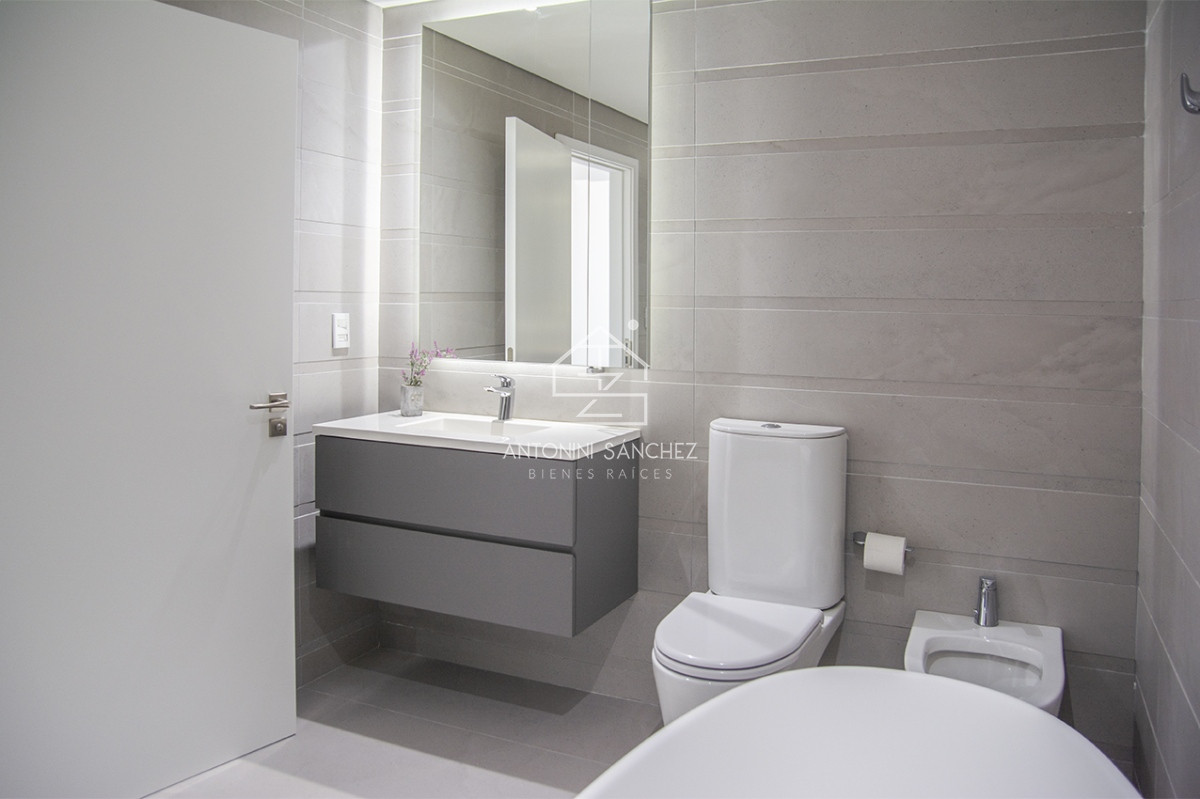 Apartamento ID.2620 - Le Parc III, departamento de 3 dormitorios en venta, Punta del Este