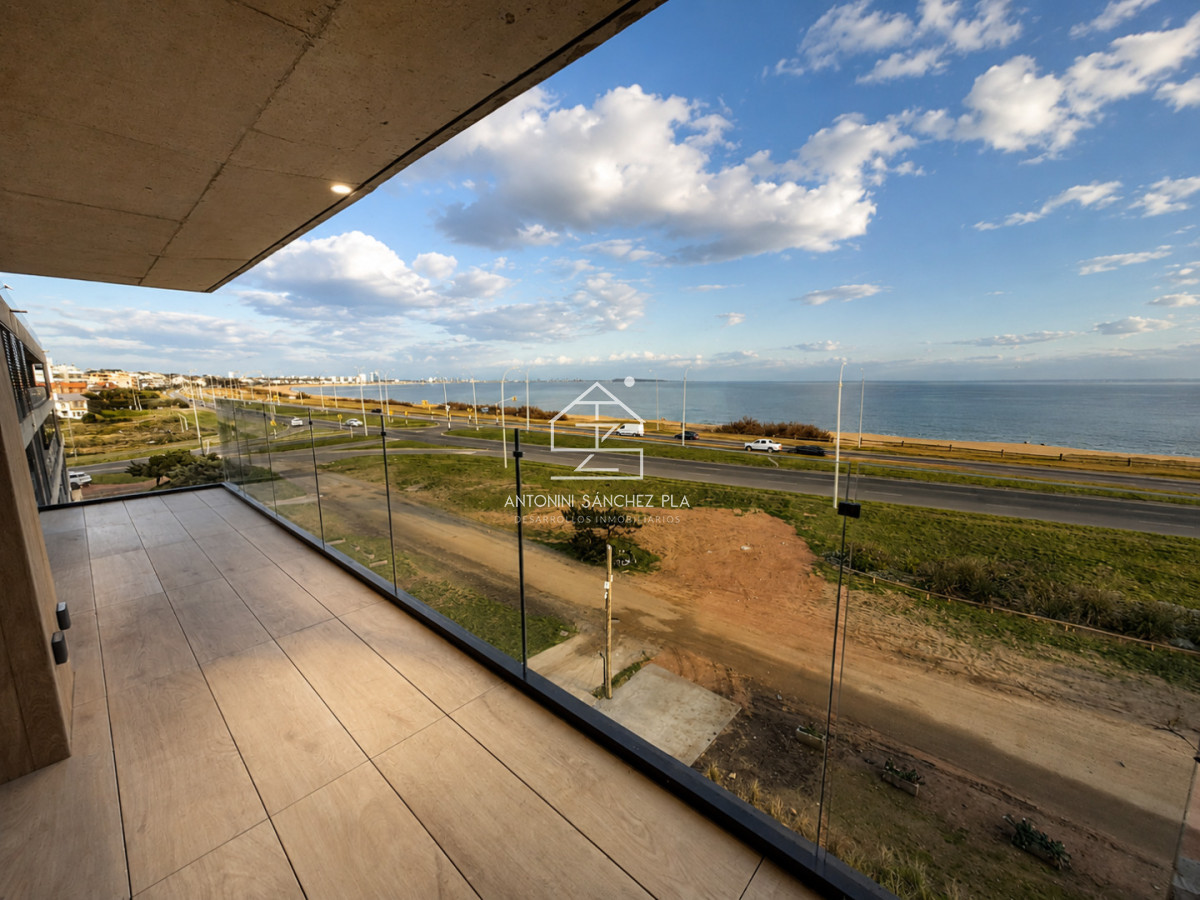 Apartamento ID.2894 - Espectacular departamento de 3 dormitorios frente al mar. Walmer Lagoon
