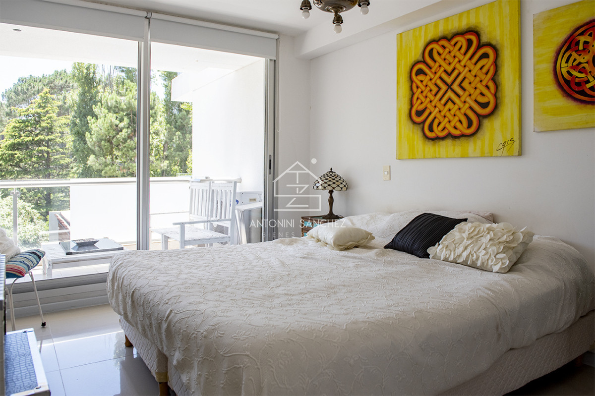 Apartamento ID.2226 - Apartamento en Venta de 2 dormitorios en Playa Brava , Punta del este 