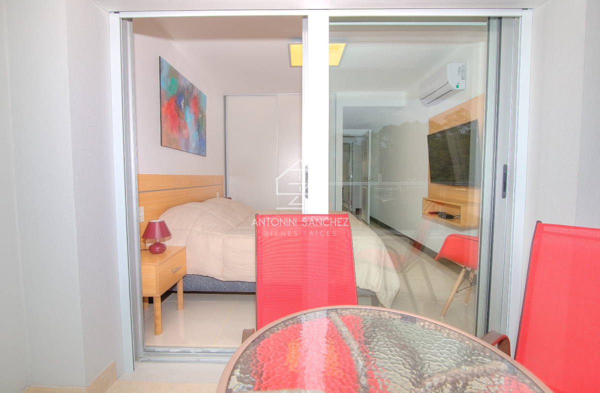 Apartamento ID.2454 - Apartamento en Venta de 3 dormitorios en Playa Mansa , Punta del este