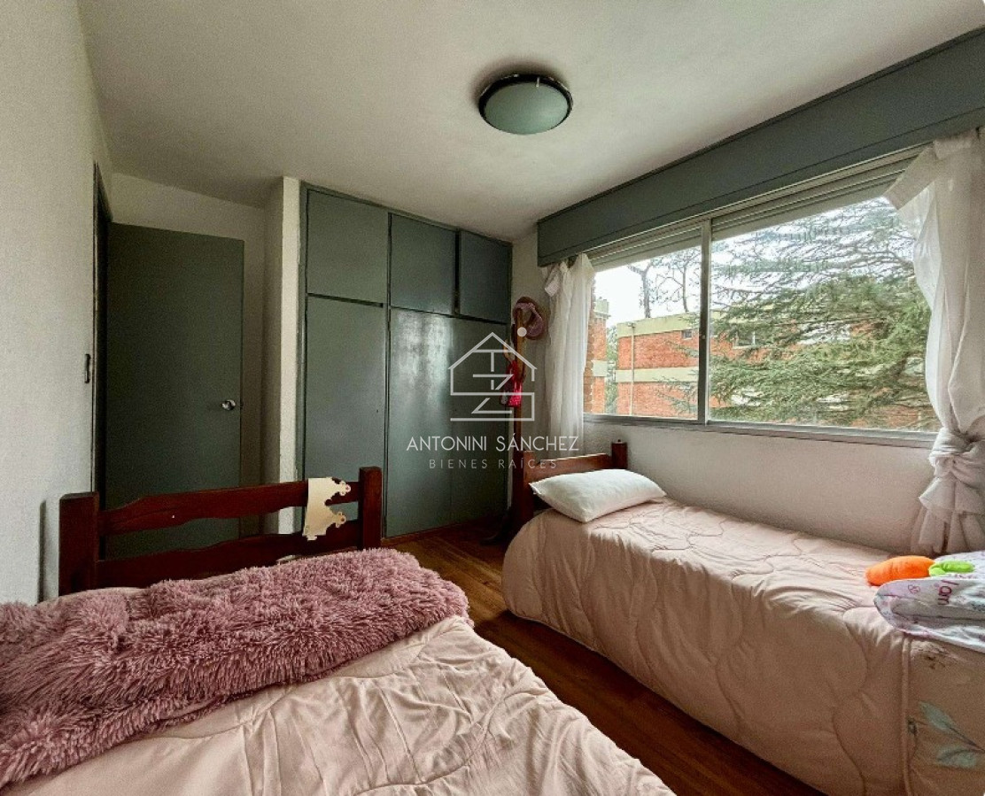 Apartamento ID.2957 - Apartamento de 2 dormitorios en Venta Punta del Este 