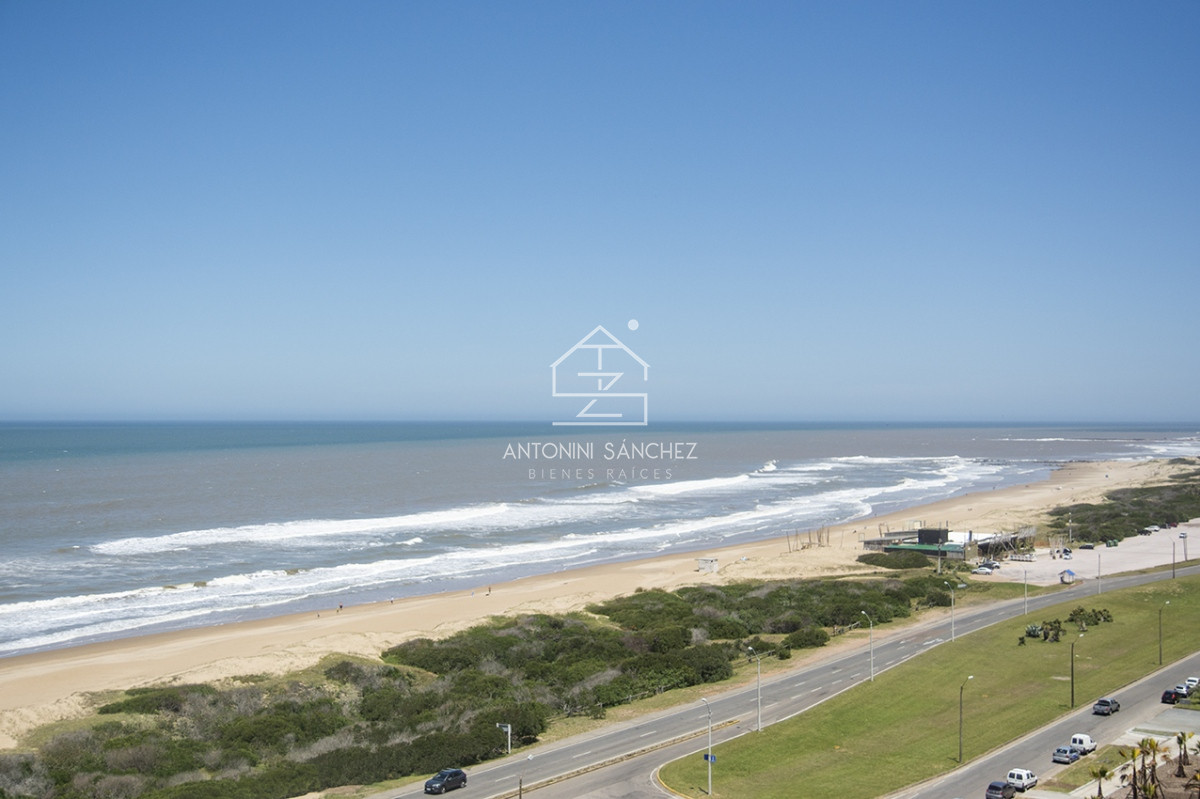 Apartamento ID.2620 - Le Parc III, departamento de 3 dormitorios en venta, Punta del Este