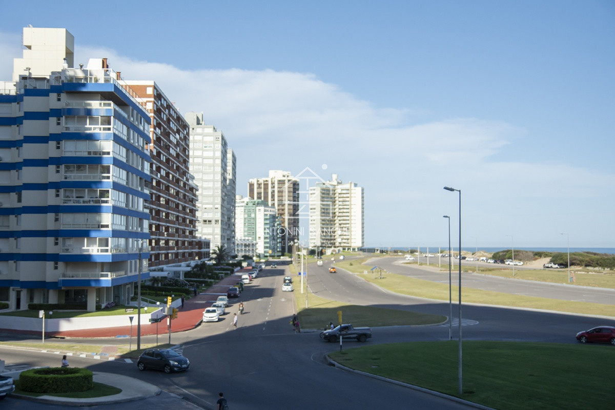 Apartamento ID.1729 - Venta apartamento 3 dormitorios Punta del Este