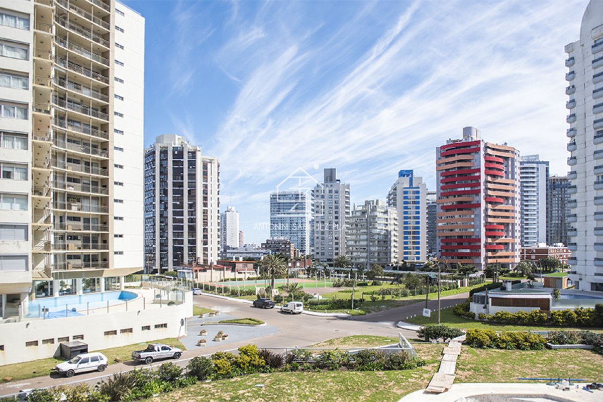 Apartamento ID.2630 - Vende apartamento de 2 dormitorios con vista al mar en Estrella de Mar , Punta del Este 
