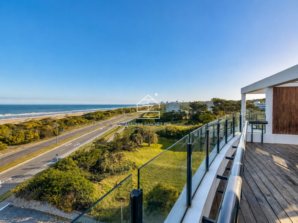 Apartamento ID.3195 - Hermoso penthouse con una ubicación privilegiada de la brava 