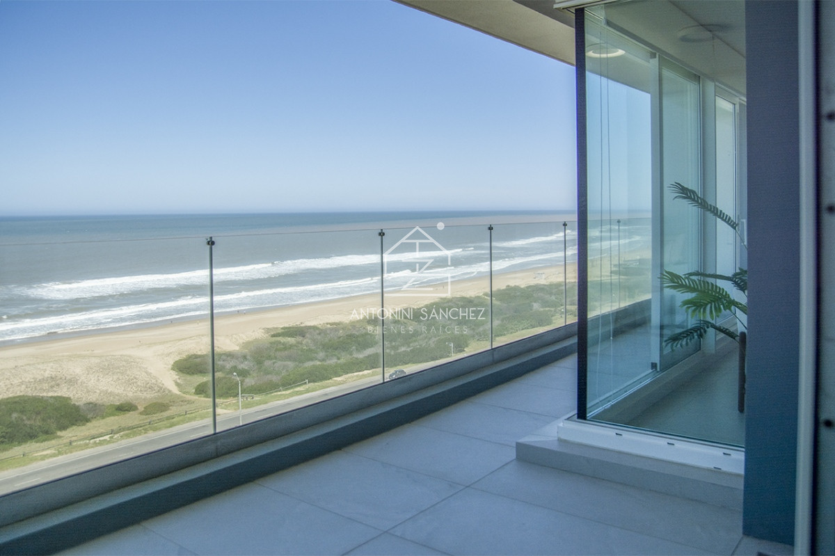 Apartamento ID.2620 - Le Parc III, departamento de 3 dormitorios en venta, Punta del Este