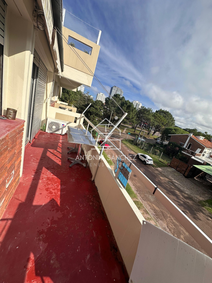 Apartamento ID.2324 - Departamento de 2 dormitorios con 2 baños en venta