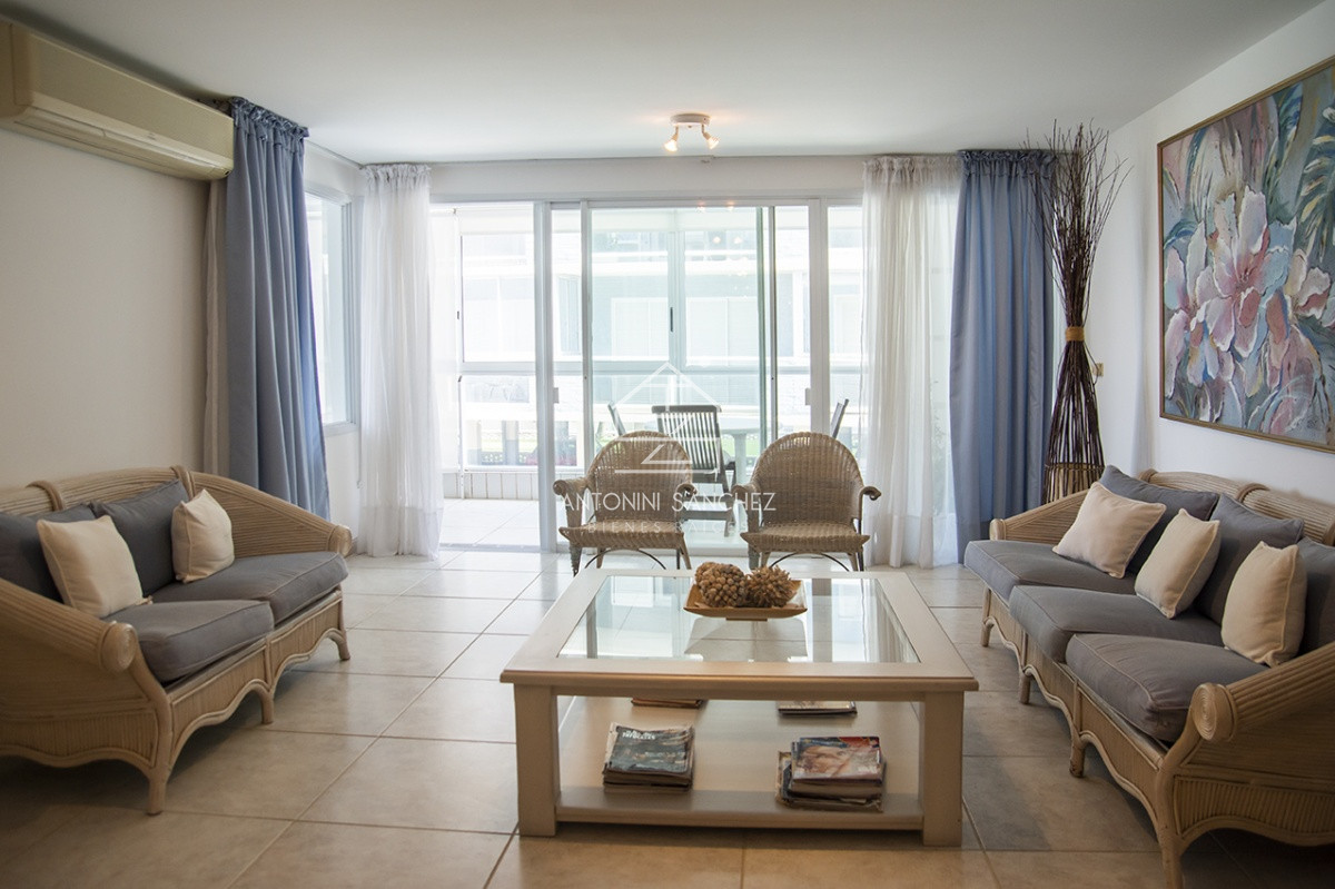 Apartamento ID.836 - Departamento en venta de 3 dormitorio con agradable vista.