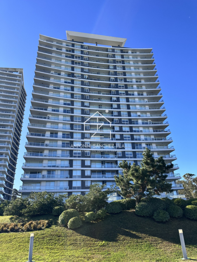 Apartamento ID.3351 - Vende departamento en Torre One II, Punta del este