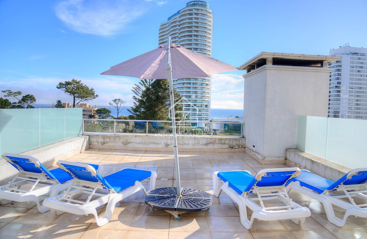 Apartamento ID.2454 - Apartamento en Venta de 3 dormitorios en Playa Mansa , Punta del este