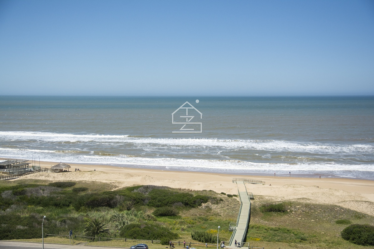 Apartamento ID.2620 - Le Parc III, departamento de 3 dormitorios en venta, Punta del Este