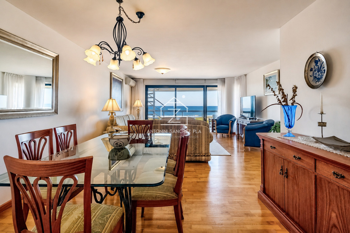 Apartamento ID.3195 - Hermoso penthouse con una ubicación privilegiada de la brava 