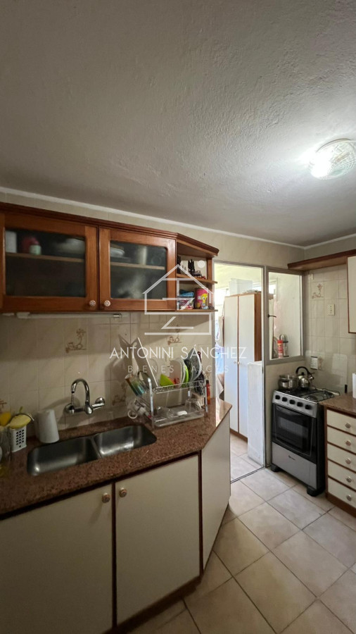 Apartamento ID.2421 - Apartamento en venta  3 dormitorios en Playa Mansa, Punta del Este.