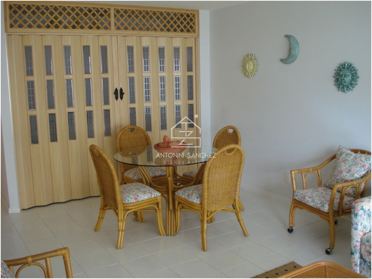 Apartamento ID.586 - Con amplio espacio, te ofrecemos este acogedor departamento en edificio Palm Beach