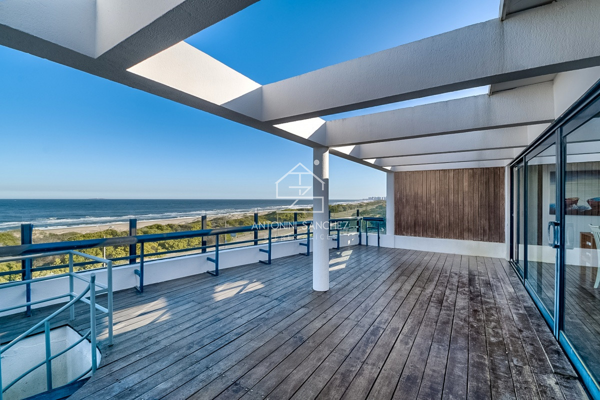 Apartamento ID.3195 - Hermoso penthouse con una ubicación privilegiada de la brava 