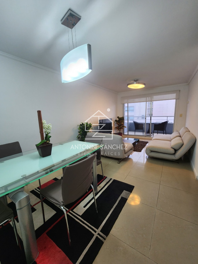 Apartamento ID.1094 - En venta apartamento de 2 dormitorios en Peninsula- Punta del Este.