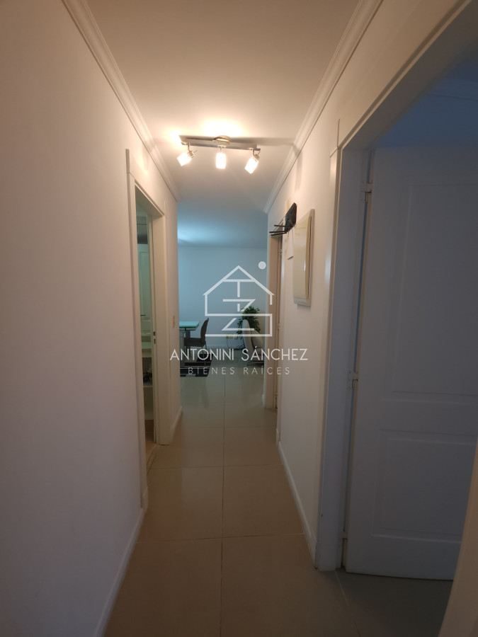 Apartamento ID.1094 - En venta apartamento de 2 dormitorios en Peninsula- Punta del Este.