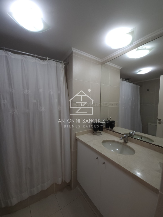 Apartamento ID.1094 - En venta apartamento de 2 dormitorios en Peninsula- Punta del Este.