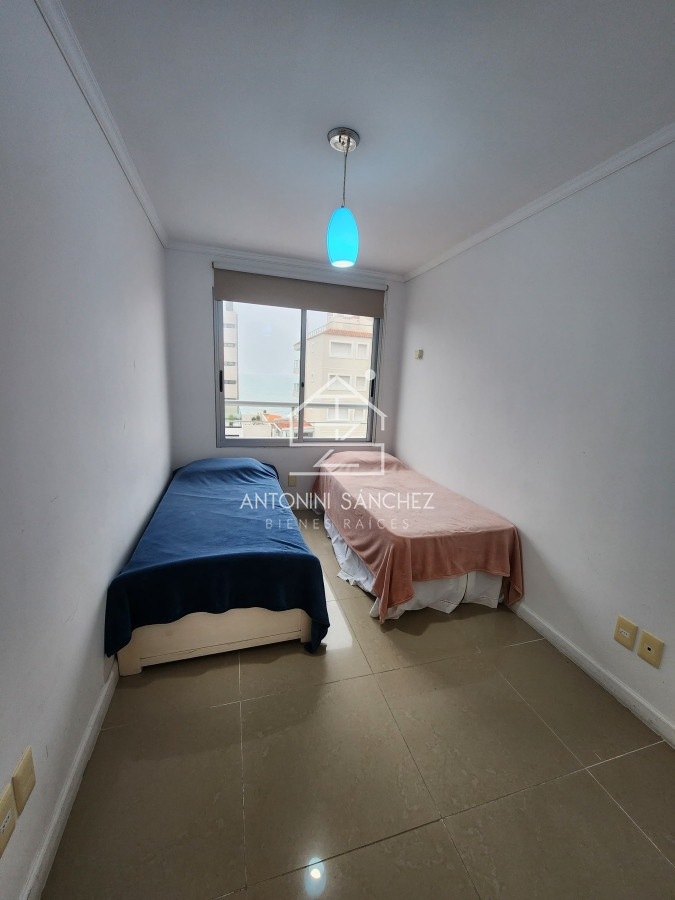 Apartamento ID.1094 - En venta apartamento de 2 dormitorios en Peninsula- Punta del Este.