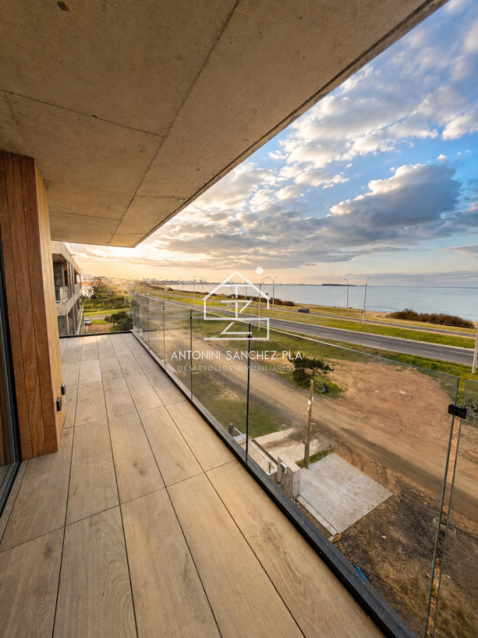 Apartamento ID.2894 - Espectacular departamento de 3 dormitorios frente al mar. Walmer Lagoon