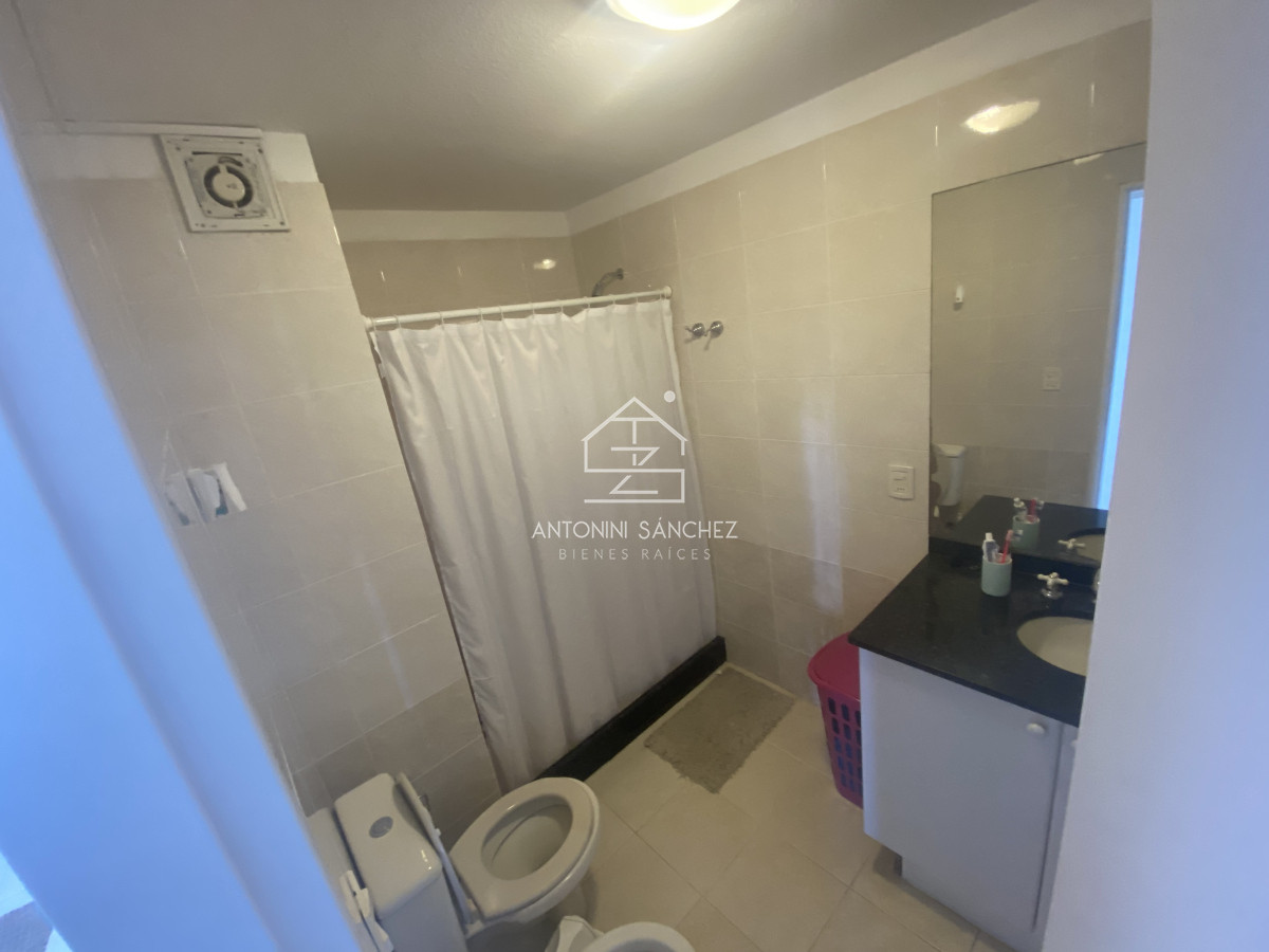Apartamento ID.2141 - Apartamento de 3 dormitorios en Venta en Av Roosevelt , Punta del este 