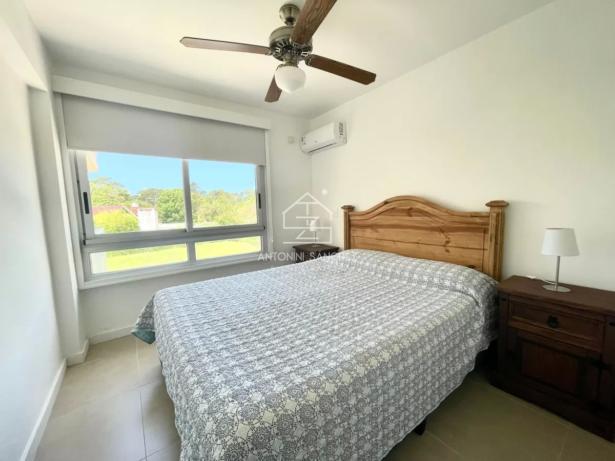 Apartamento ID.1977 - Departamento en Venta de 1 dormitorio en La Sirenuse, Punta del Este