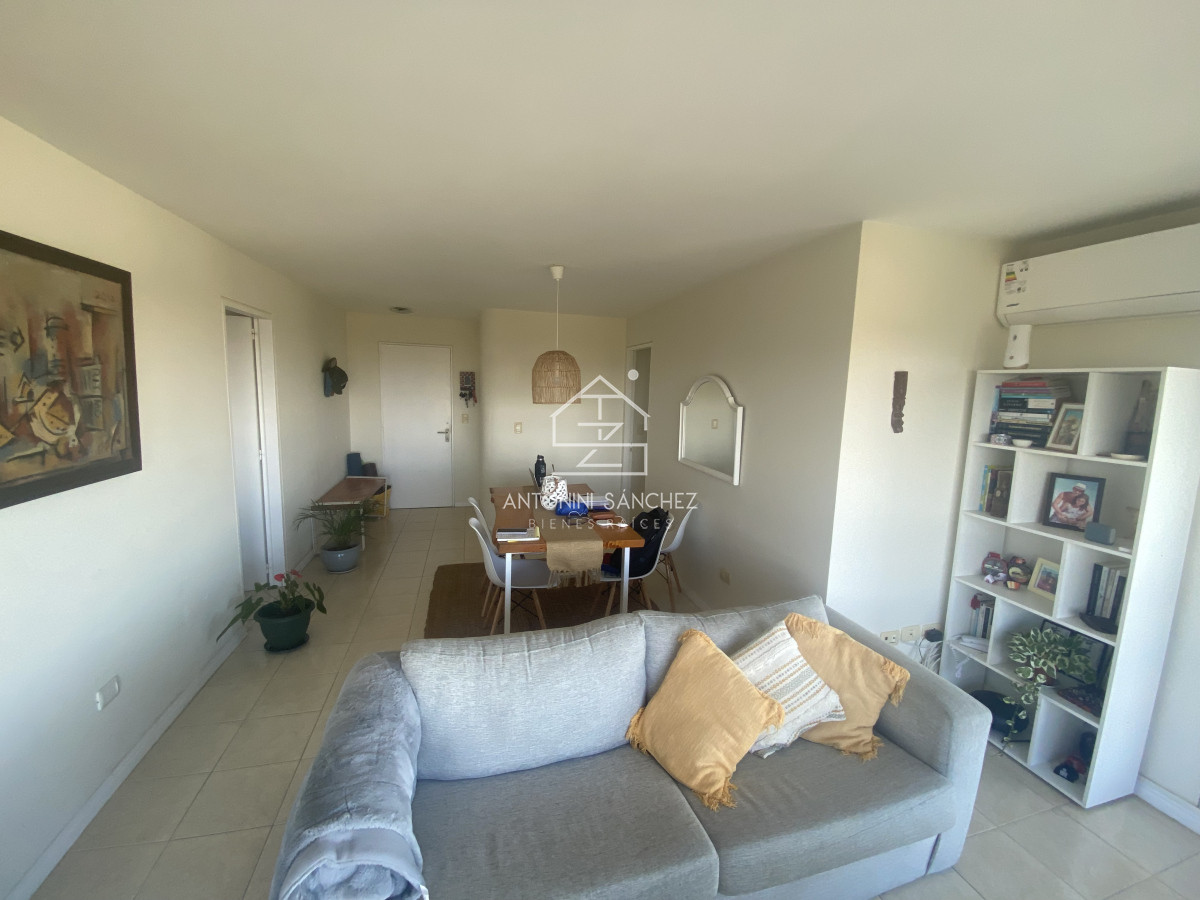Apartamento ID.2141 - Apartamento de 3 dormitorios en Venta en Av Roosevelt , Punta del este 