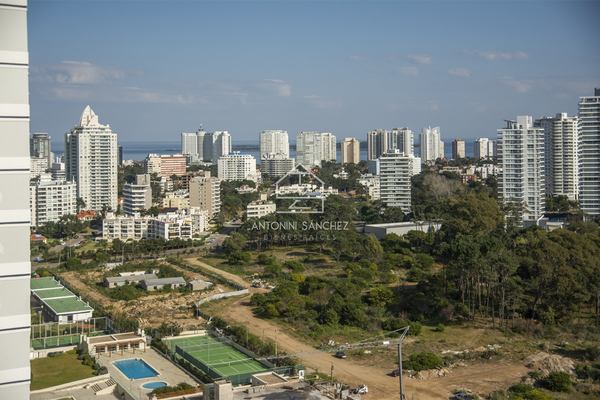 Apartamento ID.2621 - Espectacular planta en LE PARC III, Esquinero en venta