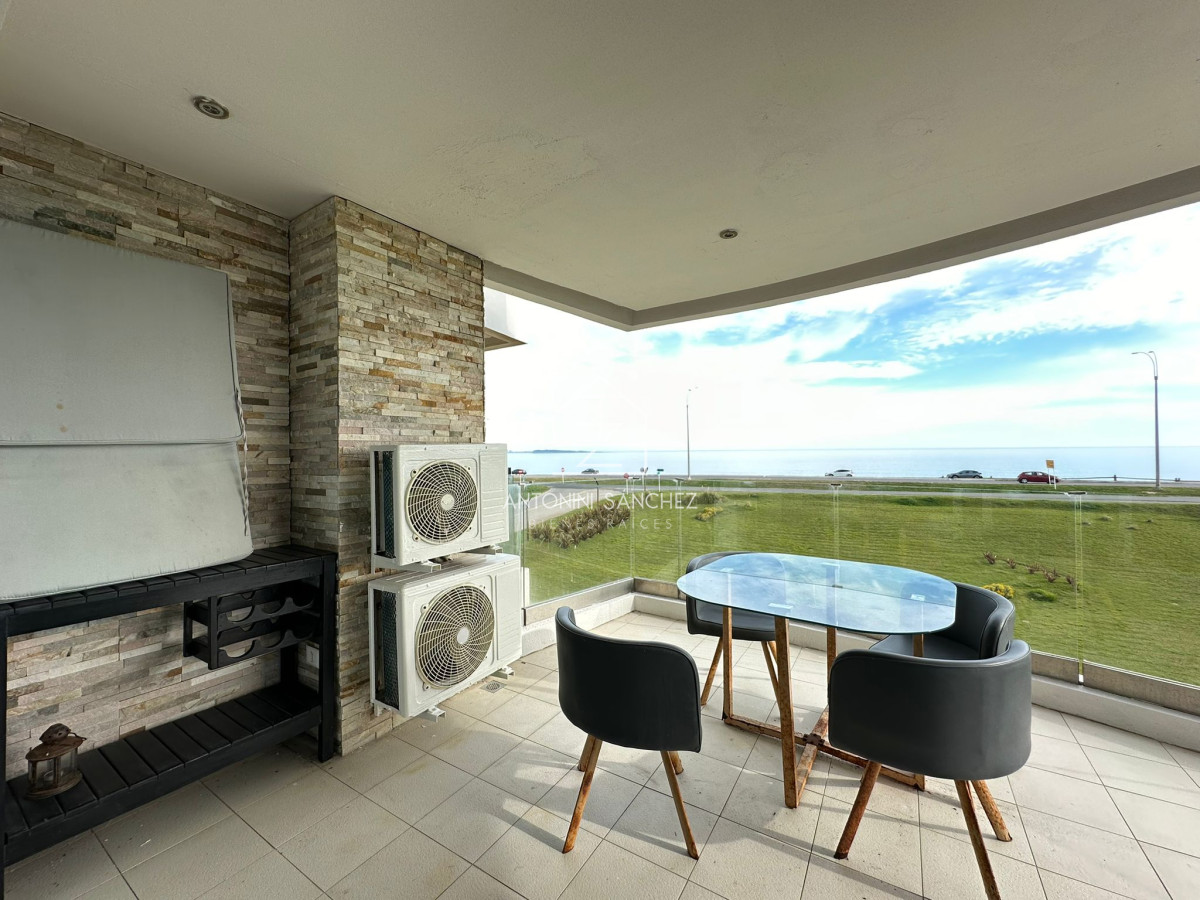 Apartamento ID.2319 - Vende departamento en Azure tower, playa mansa de 2 dormitorios, con vista al mar, Punta del Este