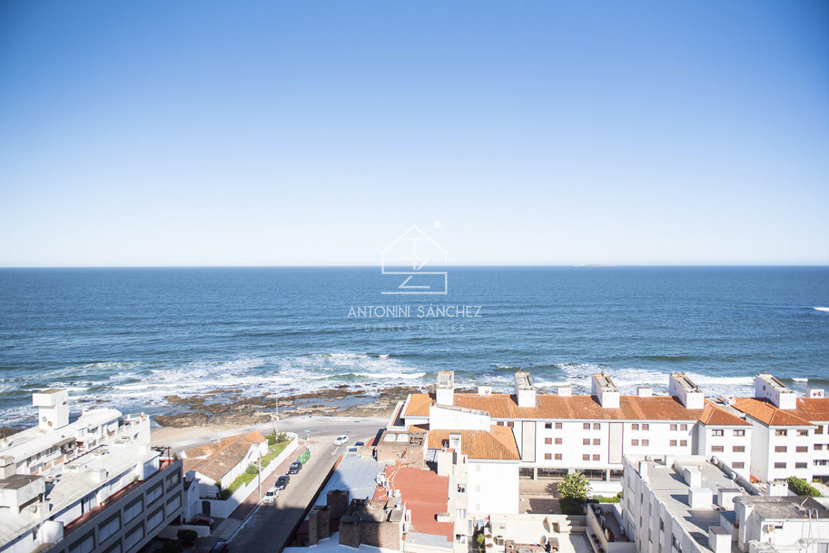Apartamento ID.3140 - Departamento de 1 dormitorio en venta en Peninsula, vista al mar. 