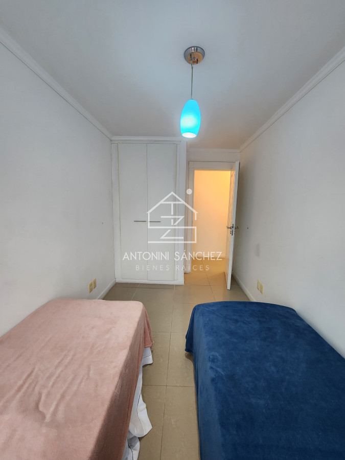 Apartamento ID.1094 - En venta apartamento de 2 dormitorios en Peninsula- Punta del Este.