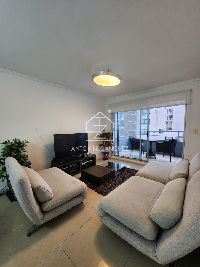Apartamento ID.1094 - En venta apartamento de 2 dormitorios en Peninsula- Punta del Este.