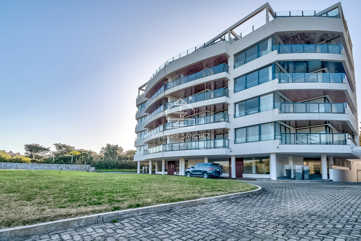 Apartamento ID.3195 - Hermoso penthouse con una ubicación privilegiada de la brava 