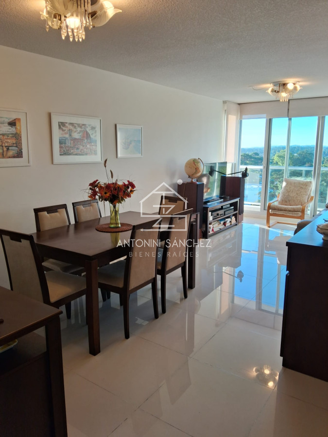 Apartamento ID.714 - Apartamento de 2 dormitorios en Av. Roosevelt, Punta del este , Maldonado 