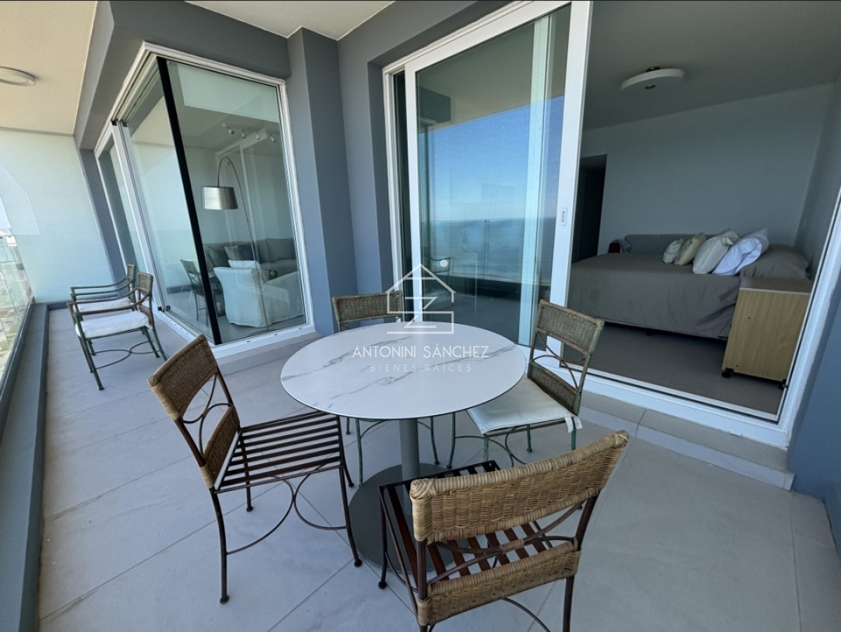 Apartamento ID.2944 - Vende apartamento de 3 dormitorios con vista al mar en Brava, Punta del Este